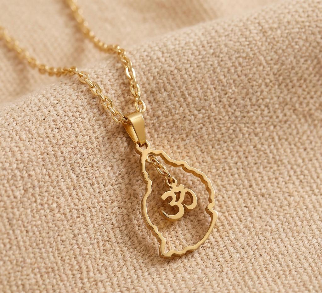Sacred Roots Pendant - ॐ